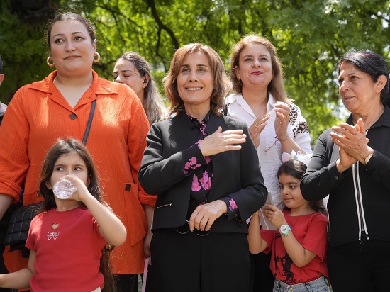 Başkan Oya Tekin’den 8 Mart Mesajı: “Kadınların Eşitlik Çığlığı Hiçbir Duvarı Tanımaz”