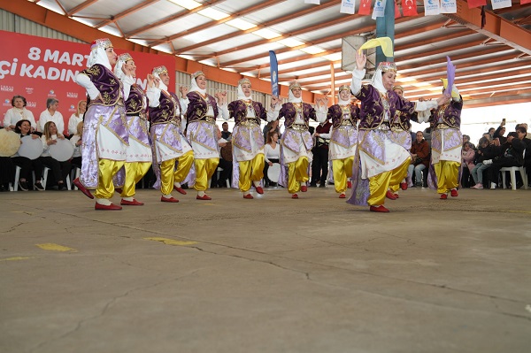 Çukurova’da 8 Mart Coşkusu