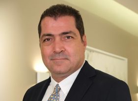 Adana’da Alzheimer Farkındalığı İçin Anlamlı Tiyatro Etkinliği