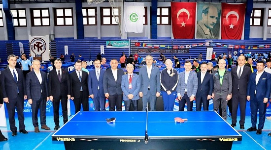 13. Uluslararası Adana Veteranlar Masa Tenisi Turnuvası Nefes Kesti