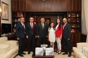 Küçük Yazar Zeynep Demir, Büyükşehirde Başkanlık koltuğuna oturdu