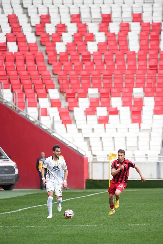 Adana 01 Futbol Kulübü, Deplasmandan üzgün dönüyor