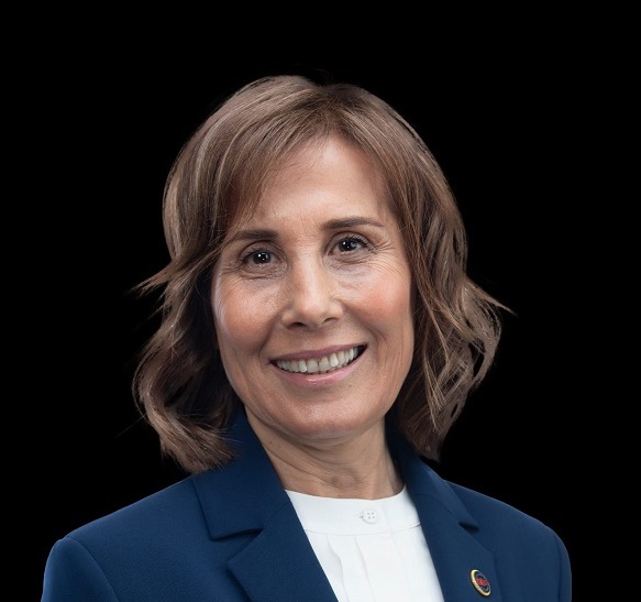 Oya Tekin: ‘Bu Karanlık Günler Elbet Geçecek’”