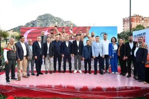 Bilal Uludağ’dan Şampiyon Pehlivanlara Tebrik, Efsane İsmet Atlı’ya Vefa!